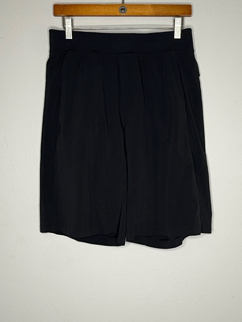 Lululemon men’s athletic shorts 11” inseam size medium linerless black